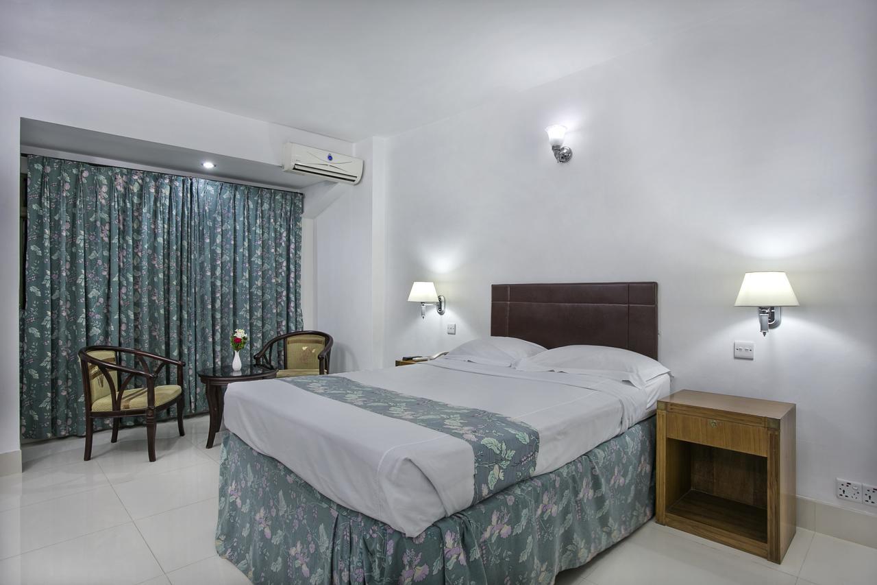 Hotel Purbani International Ltd. Dhaka Buitenkant foto