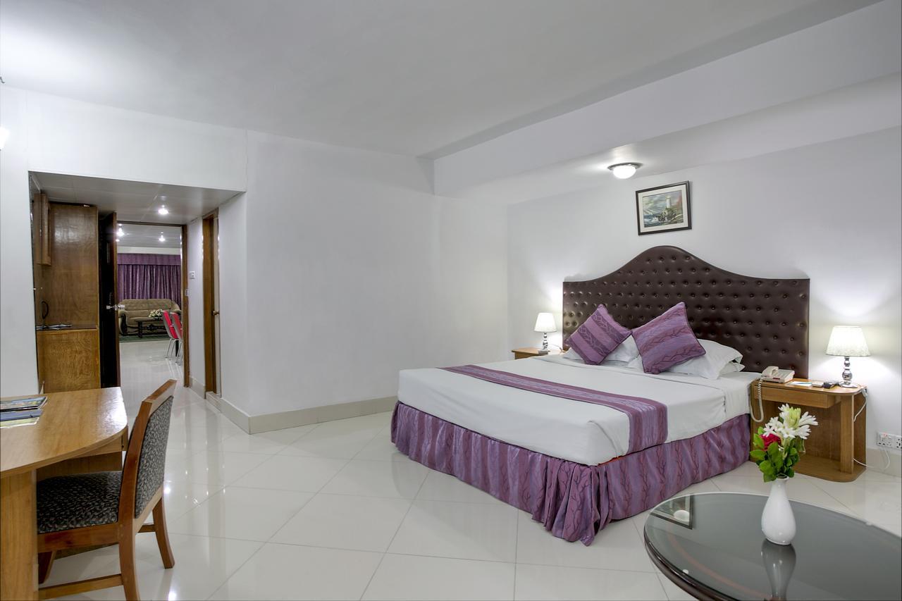 Hotel Purbani International Ltd. Dhaka Buitenkant foto