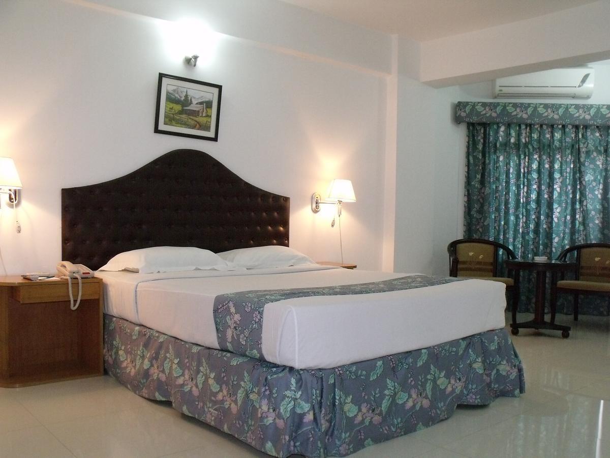 Hotel Purbani International Ltd. Dhaka Buitenkant foto